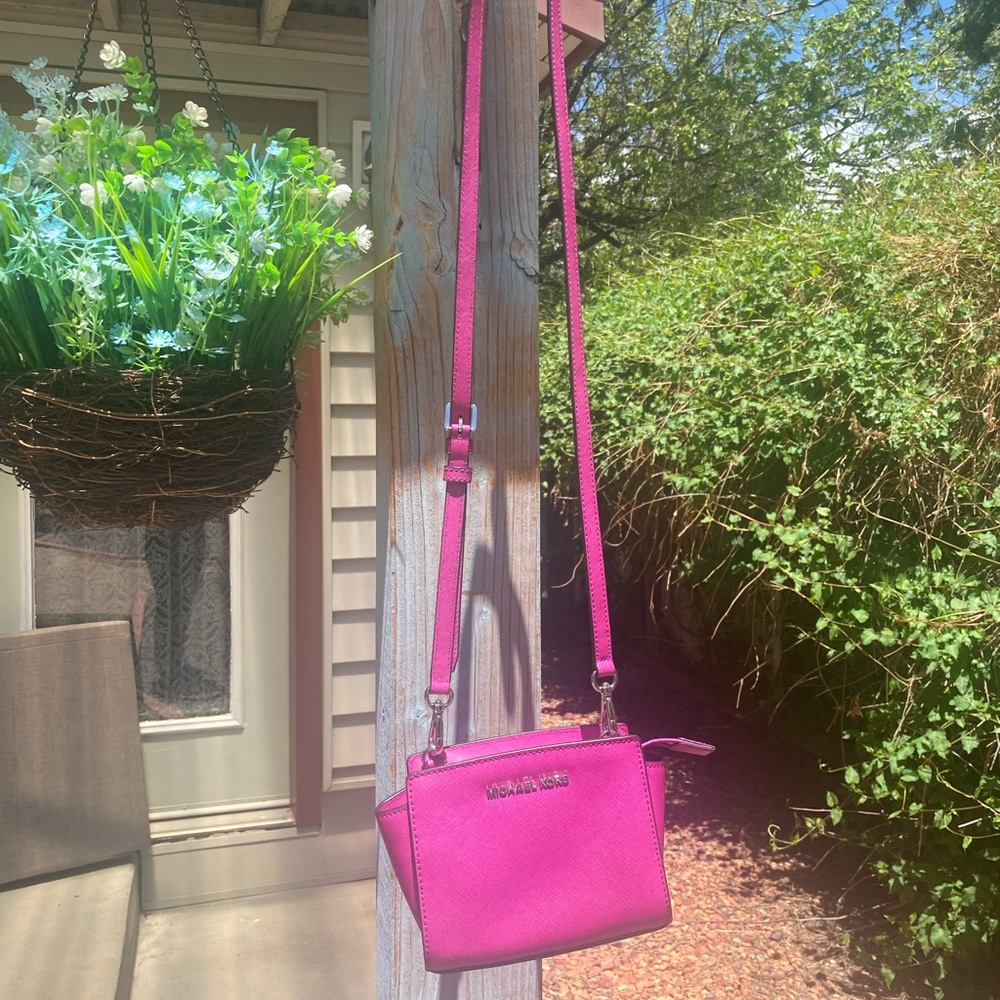 Michael Kors pink small crossbody purse ***Final price***